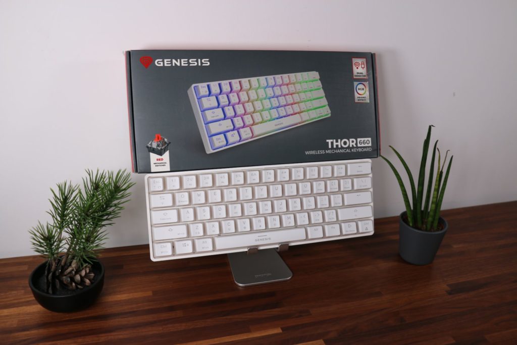 El Genesis Thor 660 es un teclado compacto, con materiales de