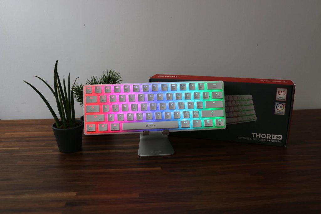 El Genesis Thor 660 es un teclado compacto, con materiales de