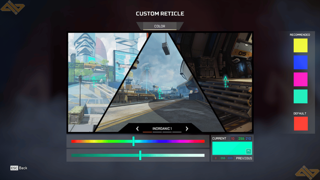 Choosing the light blue crosshair color in the custom reticle settings