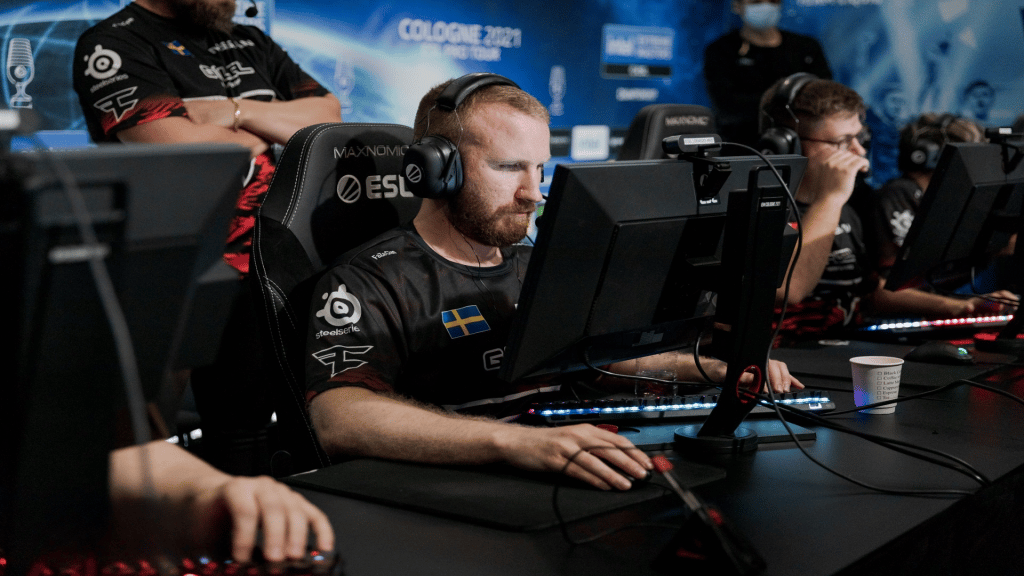 olofmeister на IEM Cologne 2021 с FaZe Clan (лучшие игроки в CS:GO)