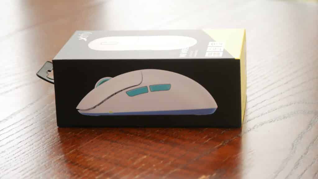 Xtrfy M8 Wireless Mouse box side angle