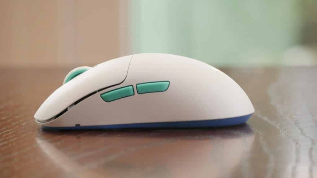 Xtrfy M8 Wireless Mouse side buttons