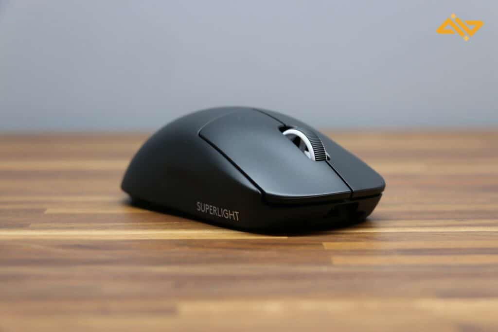 Logitech X Pro Superlight side angle