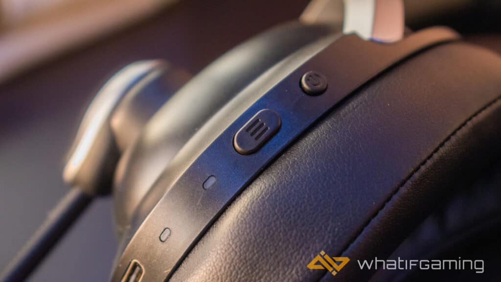 Image shows the Acezone A-Spire headset review - physical buttons