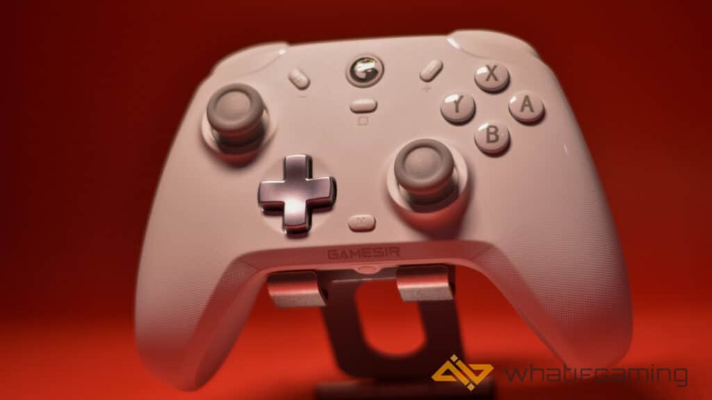 Image shows the Gamesir Cyclone T4 Review controller
